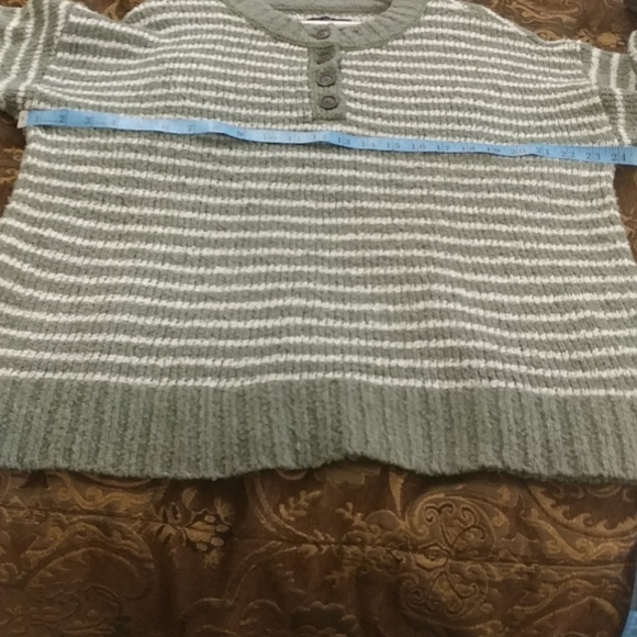 American Eagle Outfitters Jegging Fit Sweater. M - Picture 6 of 7